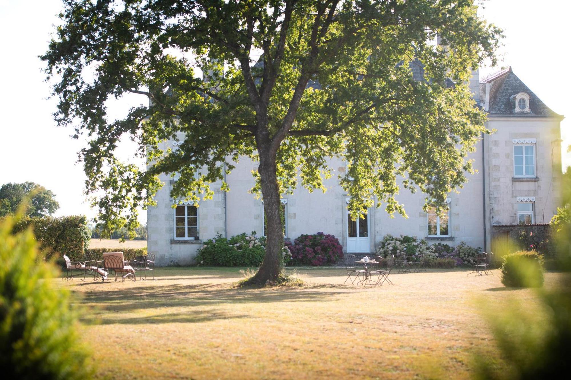 Bed and Breakfast Domaine De La Briouse Sanxay Exteriér fotografie