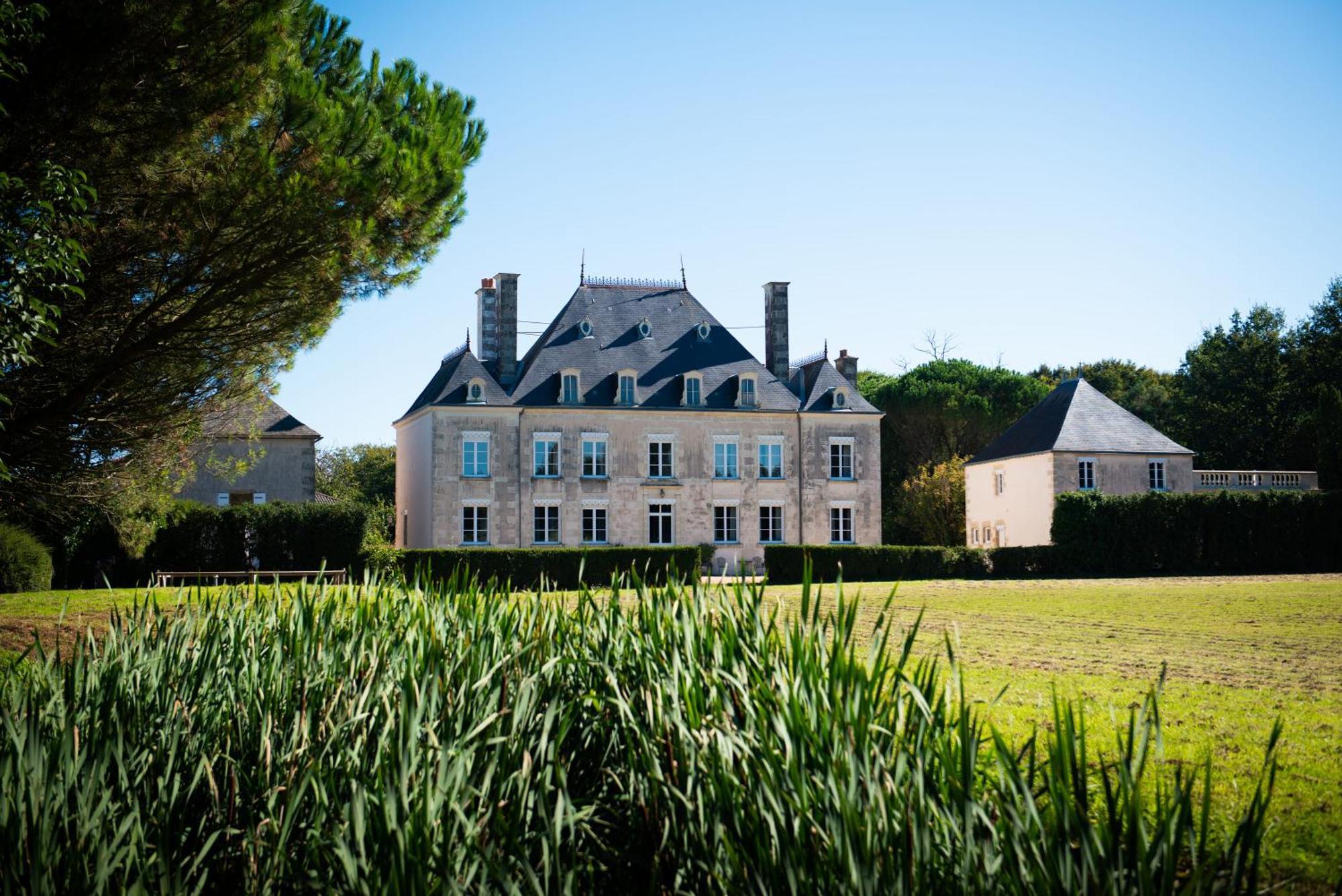 Bed and Breakfast Domaine De La Briouse Sanxay Exteriér fotografie